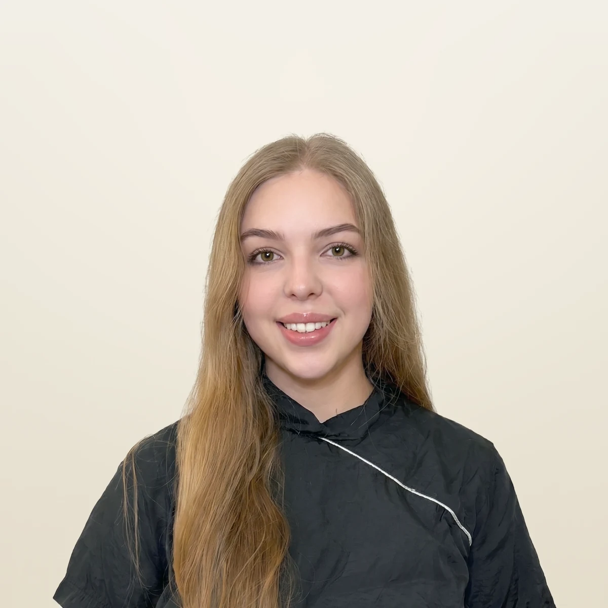 Alina, Senior Groomer and Pomeranian specialist at GroomRoom Berlin